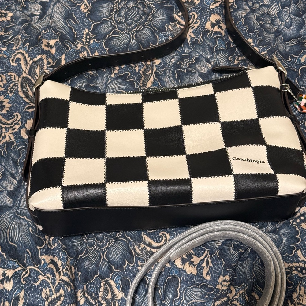 Alter/Ego Slouchy Shoulder Bag In Upcrafted Leather Black/Chalk